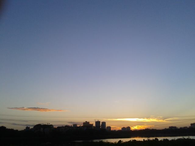 Mặt trời lặn trên đường đến viện Nội tiết